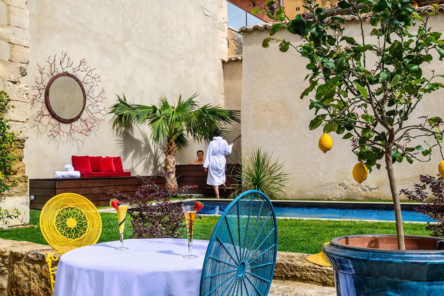 Palais Aoma, Hotel Particulier De Luxe En Provence LʼIsle-sur-la-Sorgue Εξωτερικό φωτογραφία